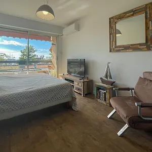 Appartement Les Balcons De Centre Avec Vue Et Face à La, Bandol
